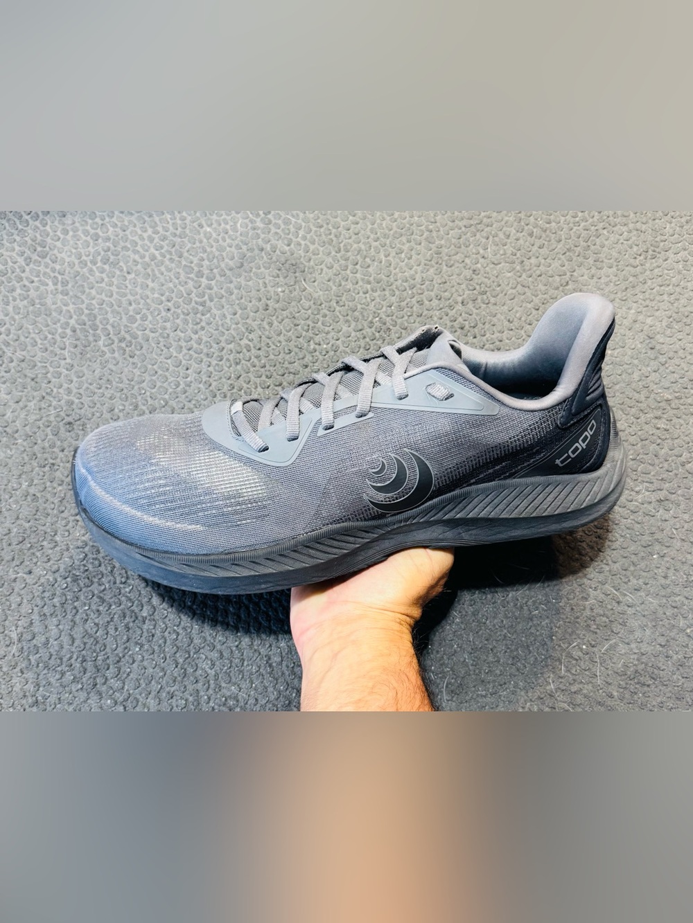 Topo Atheltic Fli-Lyte 6 ‘Charcoal/Black’ (Sz 12.5M)